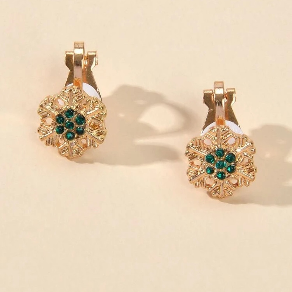 ❄️ Awesome Pierce-less Rhinestone Metallic Snowflake Clip On Earrings ⛄️